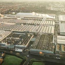 賓利 以太陽(yáng)能驅(qū)動(dòng)奢華，引領(lǐng)可持續(xù)未來(lái)